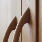 Detailansicht Griffe, Schlafzimmerschrank - Tischlerarbeit Holzwerkstatt Trommer